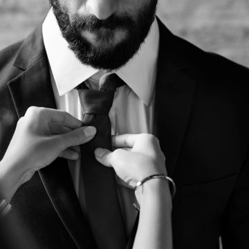 Jak eleganckie spinki do krawata mogą podkreślić twoją stylizację