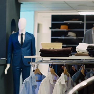 Jak wykorzystać manekin męski w aranżacji sklepu odzieżowego?