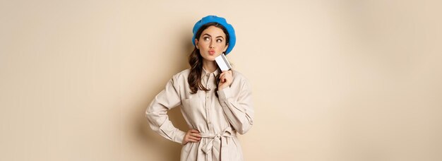 Jak moda może wpływać na nasze samopoczucie i pewność siebie?