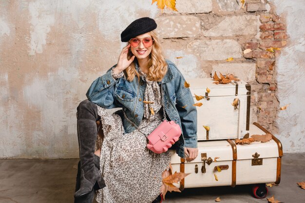 Jak odkryć swój niepowtarzalny styl poprzez zabawę z modą vintage?